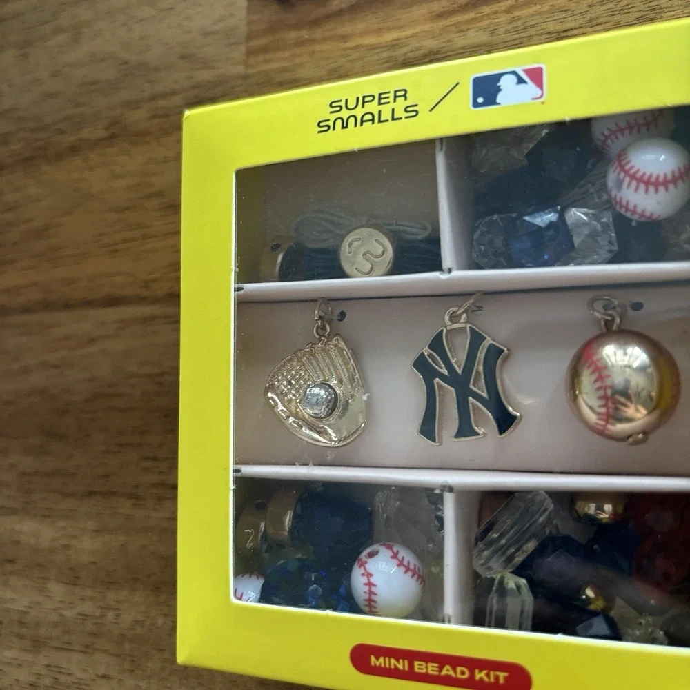 Super Smalls NEW YORK YANKEES MLB MINI BEAD SET For Bracelet OR Necklace NEW